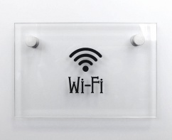 Табличка «Wi-Fi» из стекла 150 х 100 мм, 2 дистанционных держателя